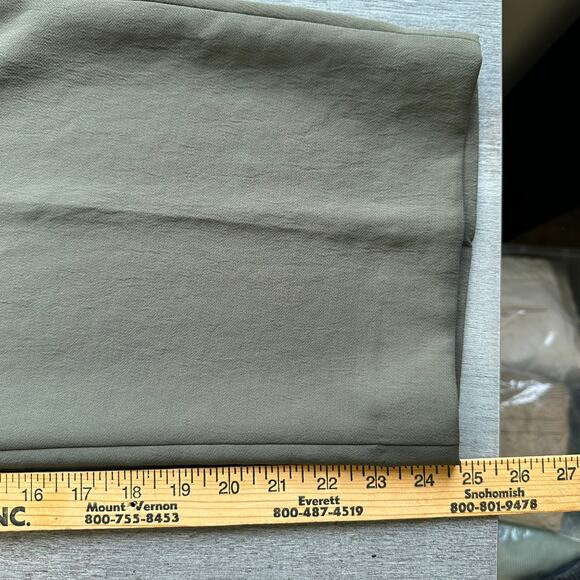 Aritzia The Effortless Pant Cropped Crepette Green 8 - Picture 12 of 14